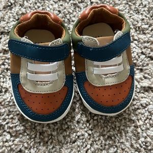 Worn Baby Gap Unisex shoes, Multicolor, size 3-6 months.
